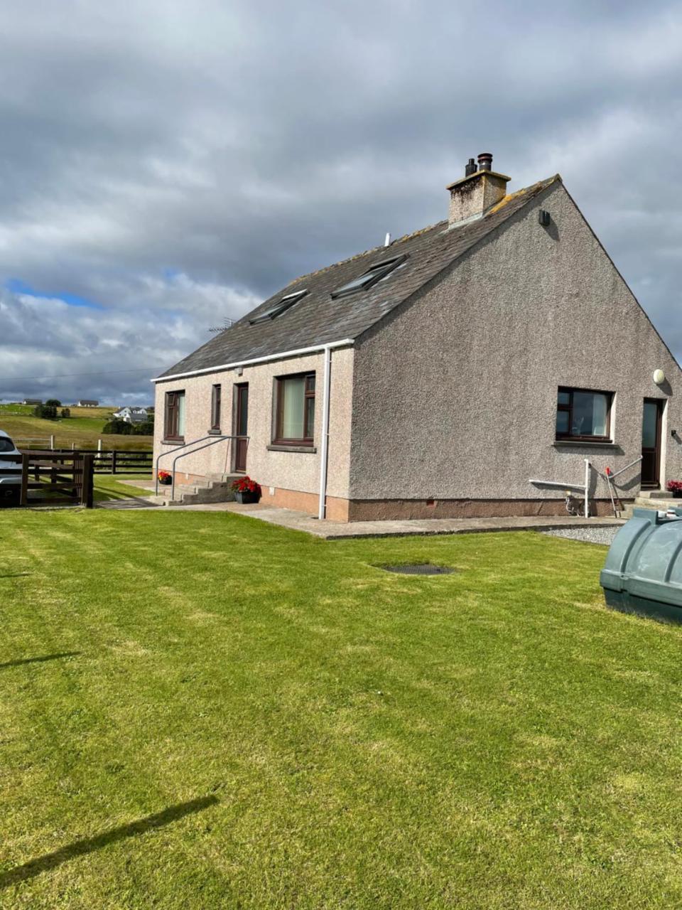 Self Catering house with lovely sea views 44 Back — 4-Star Luxury Hotel in Isle Of Lewis, United Kingdom