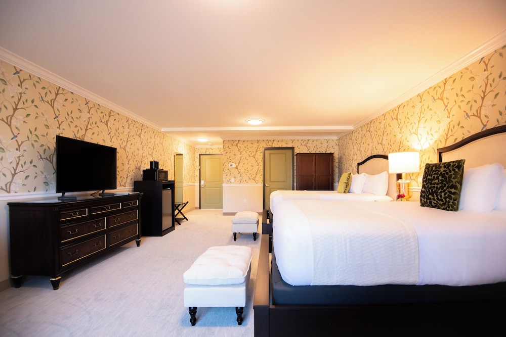 The Pathmaker Hotel - photo 31