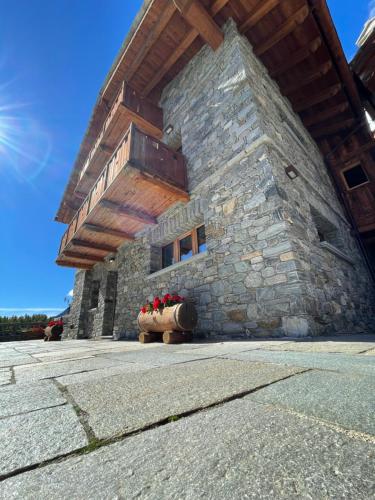 Maison Carrel Elegant 2 — 4-Star Luxury Hotel in Valtournenche, Italy