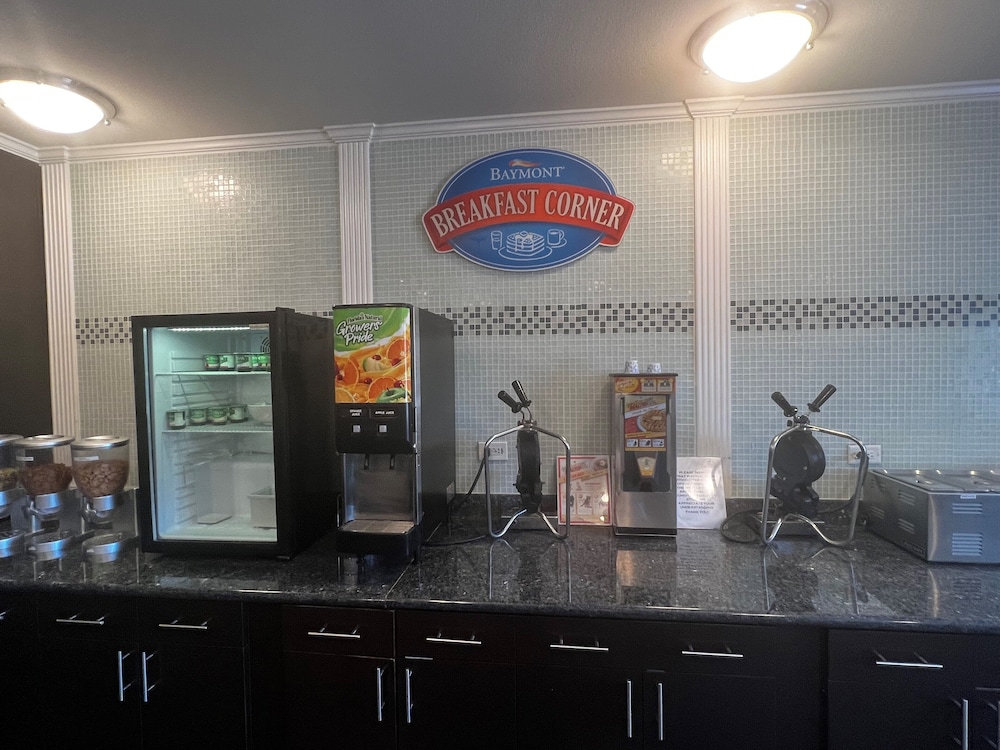 Baymont by Wyndham College Station - photo 39