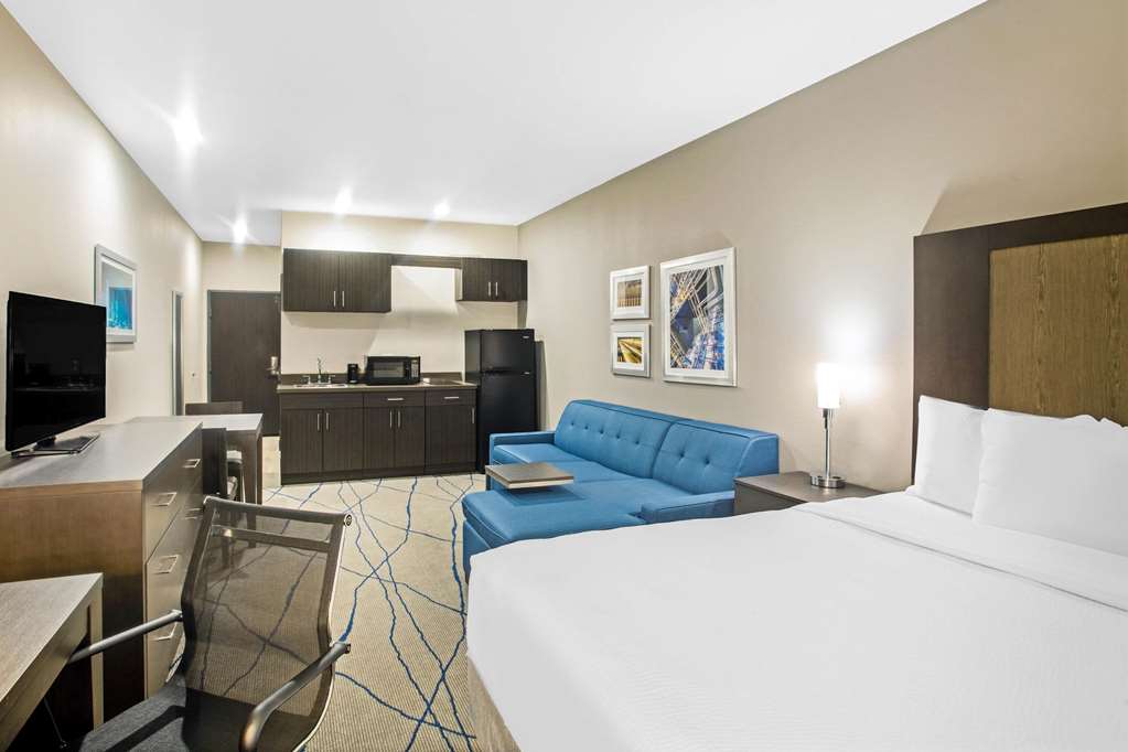 La Quinta Inn & Suites by Wyndham Ponca City - photo 24