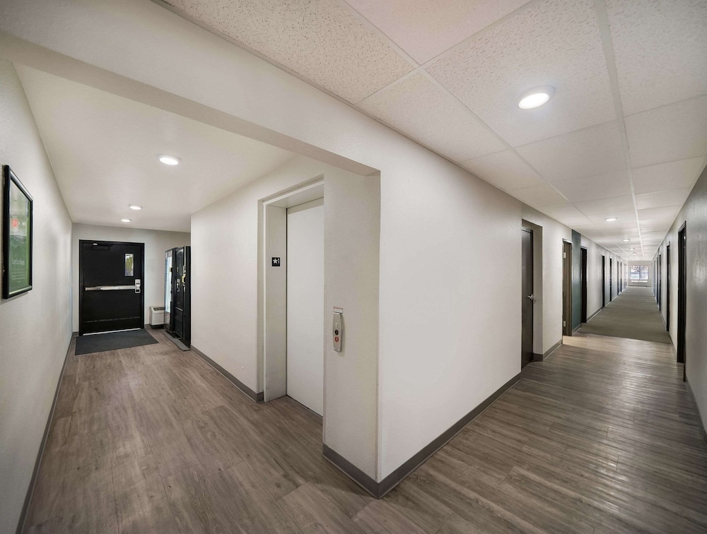 WoodSpring Suites Fort Worth Trophy Club - photo 3