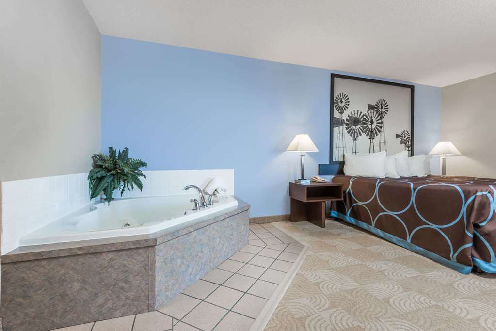 Super 8 by Wyndham Beloit KS - photo 13