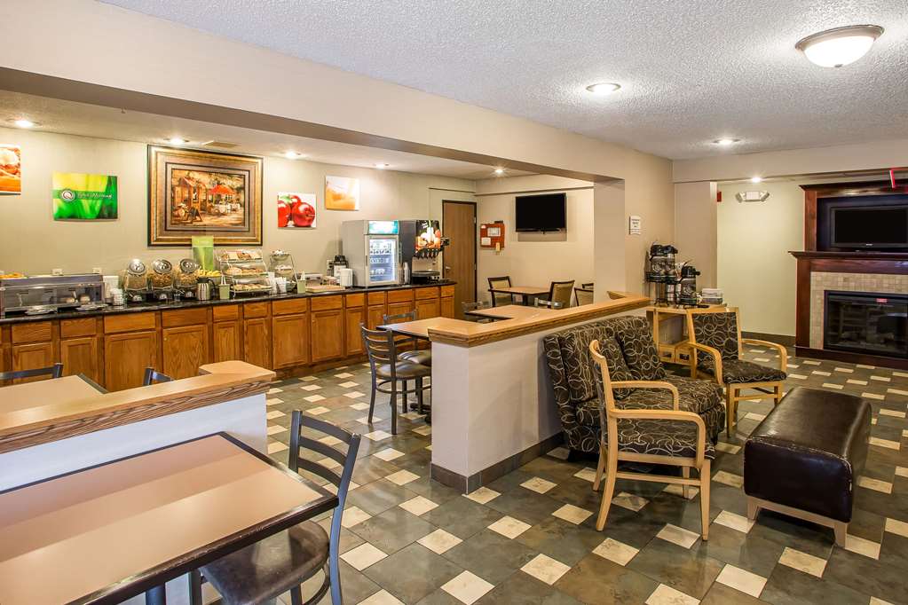 Quality Inn & Suites Marinette - photo 47