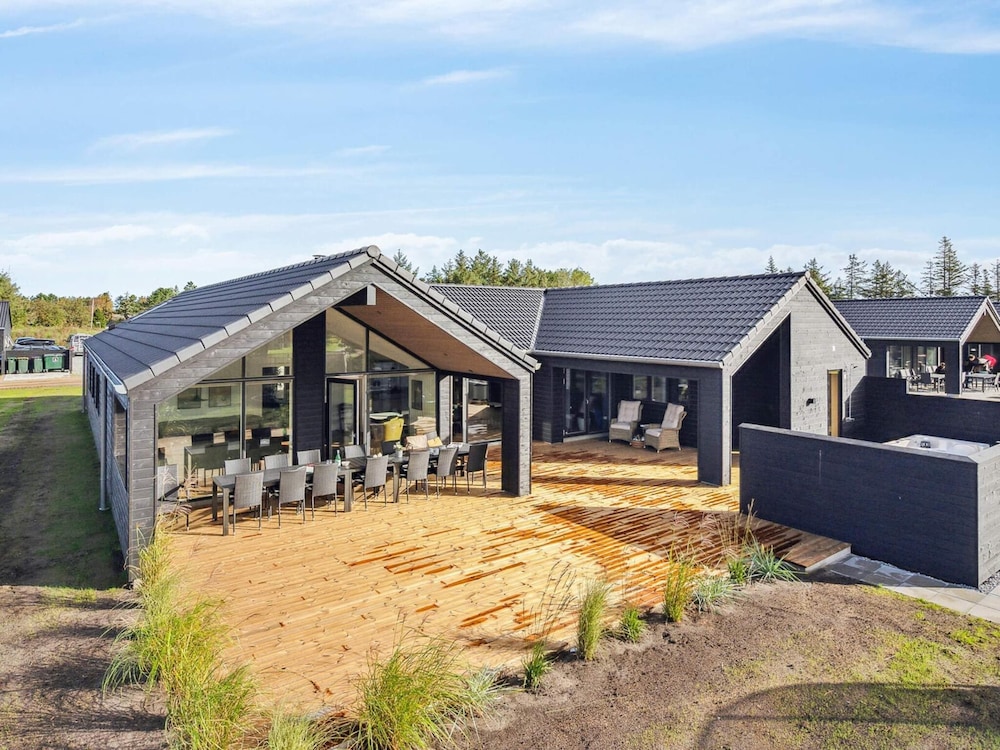 Luxury Villa with Pool By Traum Ferienwohnungen — 4-Star Luxury Hotel in None, Denmark