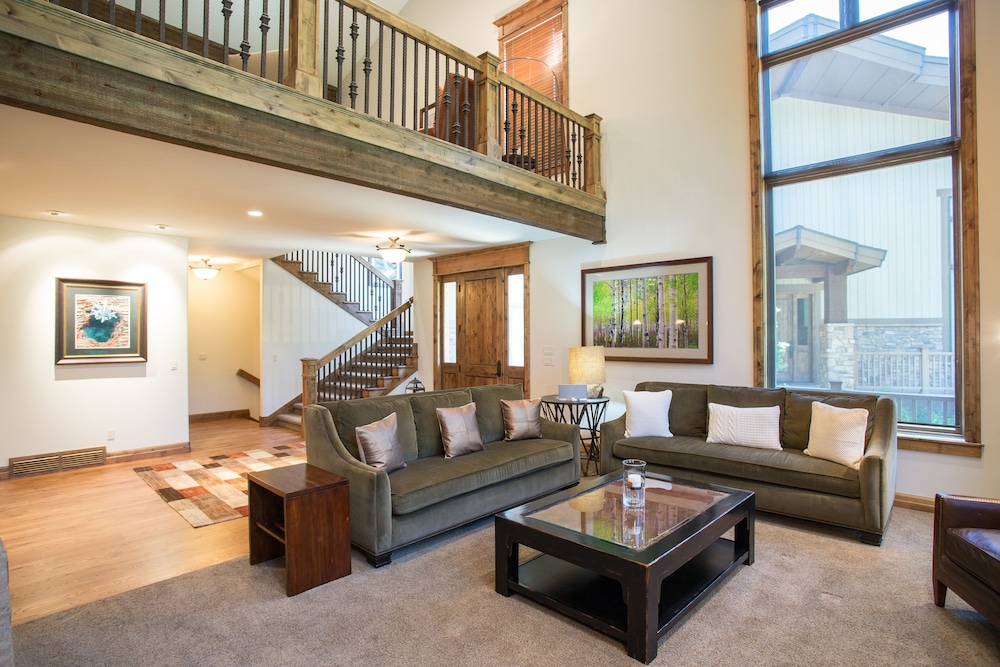 9201 Silver Aspen Five Bedroom Loft Luxury Townhome 4 Hotel Room - photo 17