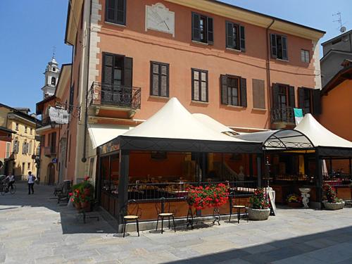 Albergo Ristorante Cavallo Bianco — hotel in Dronero