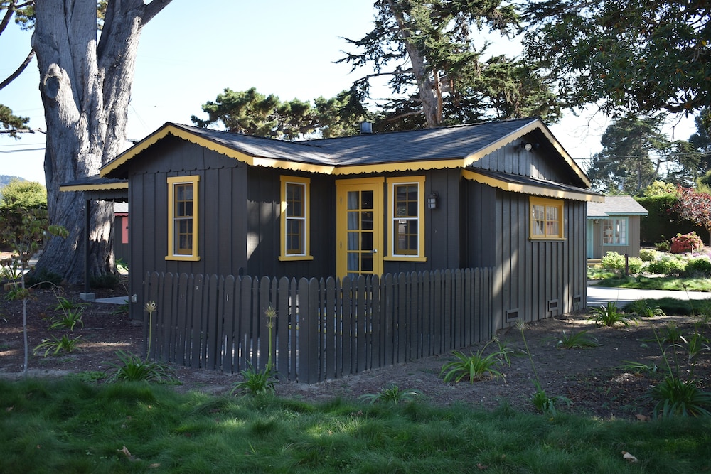 Carmel River Inn & Cottages - photo 32