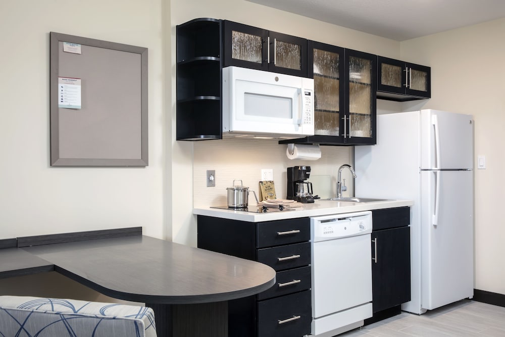 Candlewood Suites Miami Exec Airport Kendall by IHG - photo 12