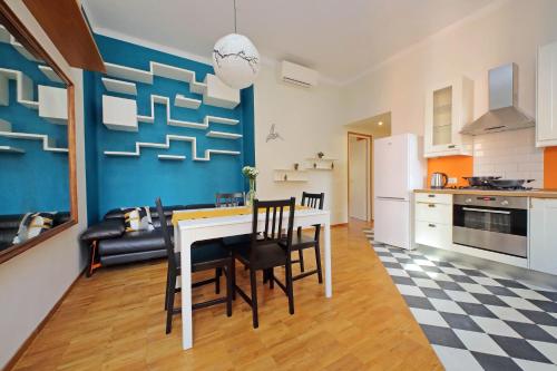 Monteverde family apartment — 4-Star Luxury Hotel in Rome, Italy