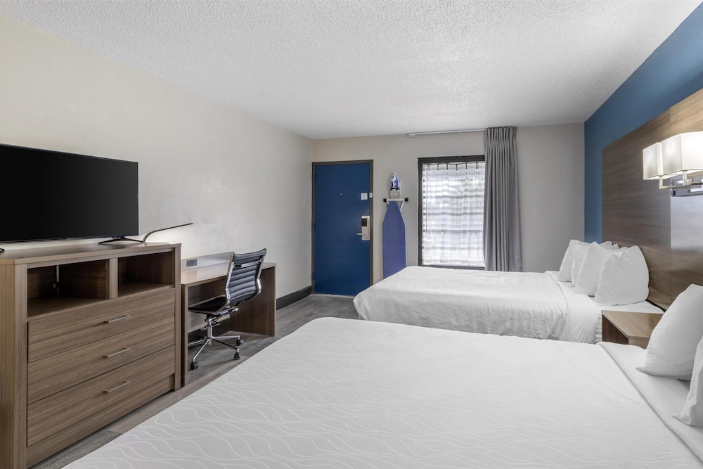 Days Inn by Wyndham Victoria TX East - photo 12