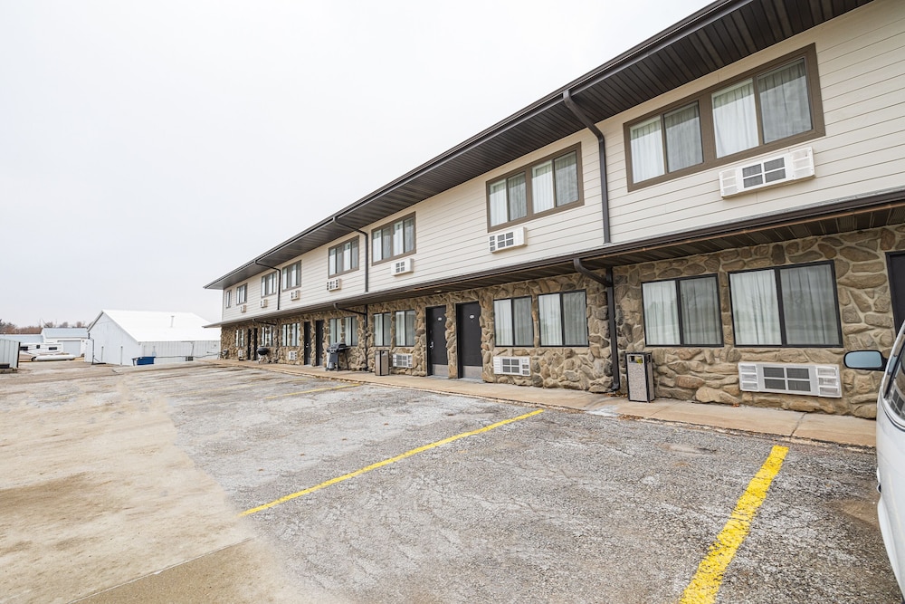 Harlan Inn and Suites pet-friendly hotel Harlan