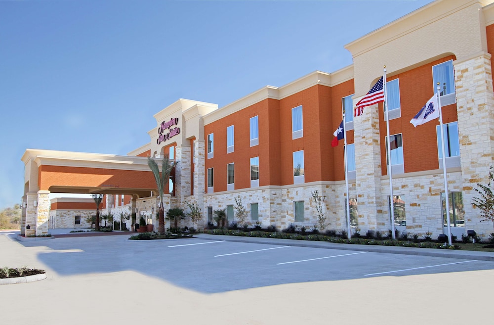 Hampton Inn & Suites Winnie - featured photo