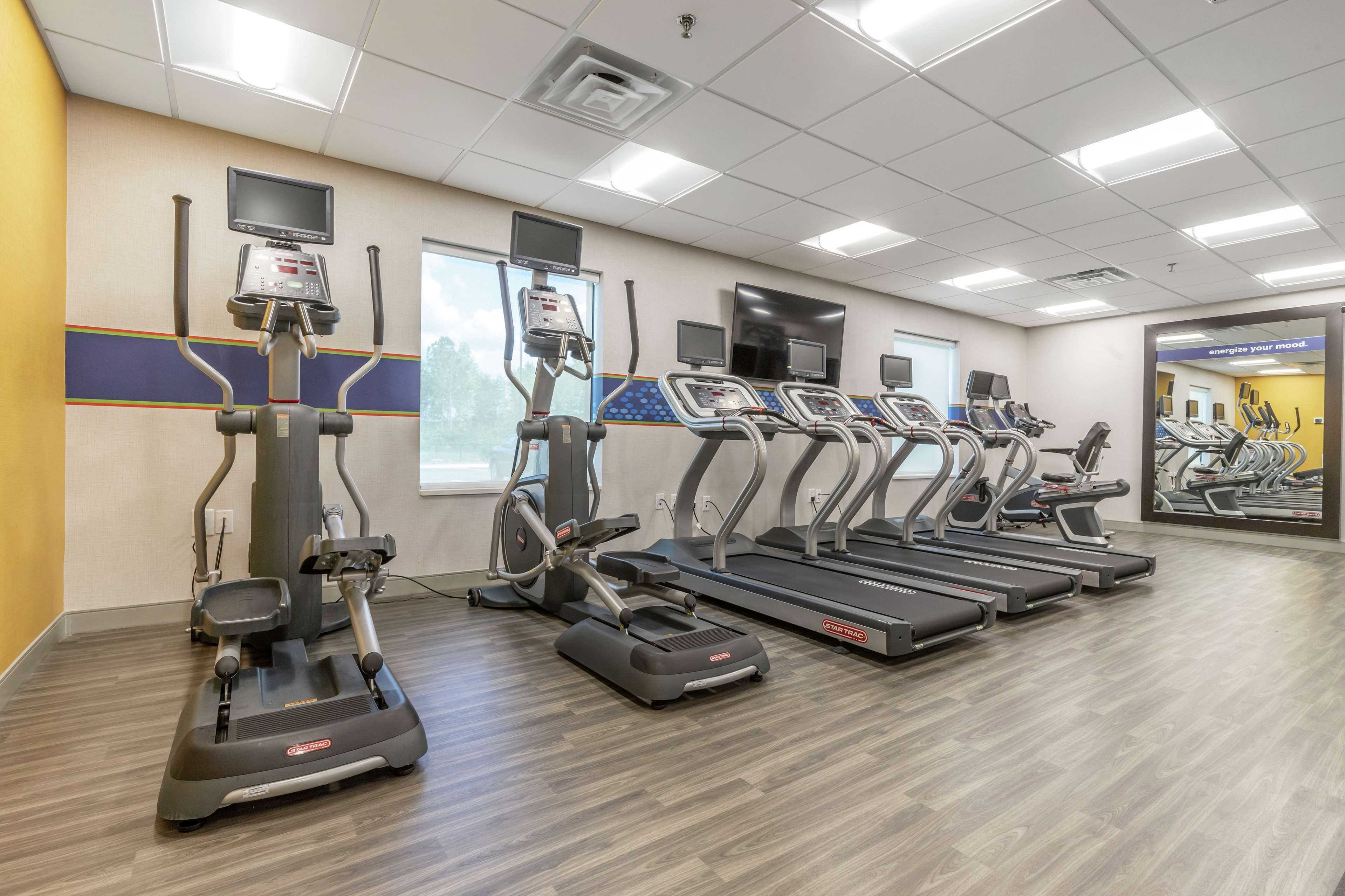 Hampton Inn Camden - photo 16
