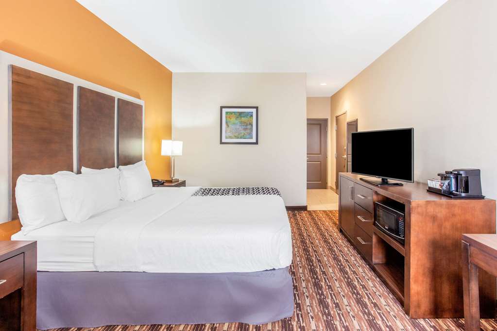 La Quinta Inn & Suites by Wyndham Gonzales TX - photo 11