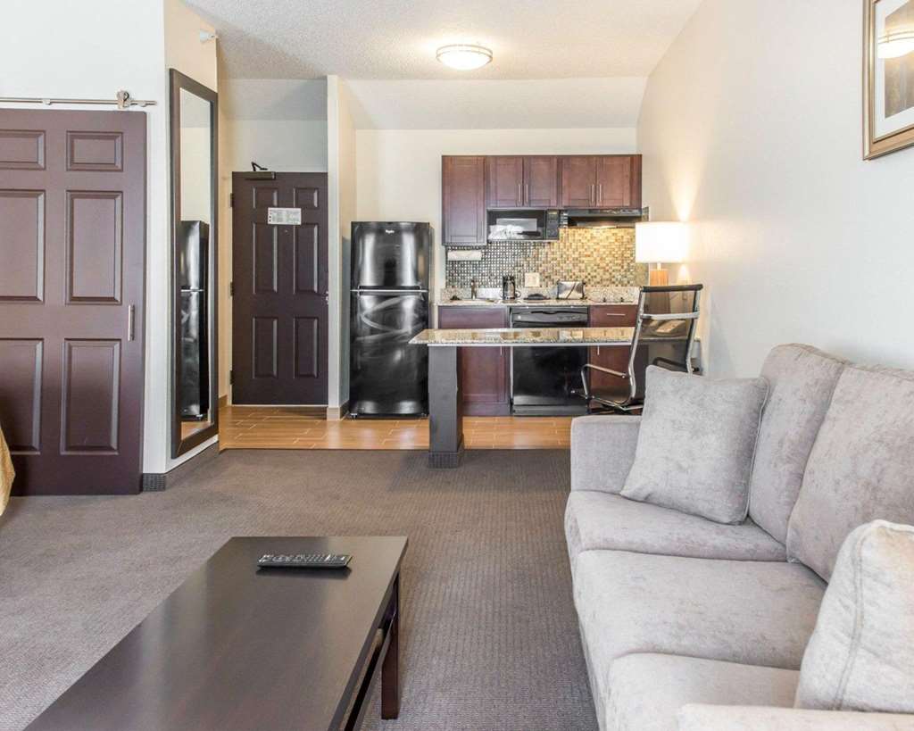 MainStay Suites Pittsburgh Airport - photo 6
