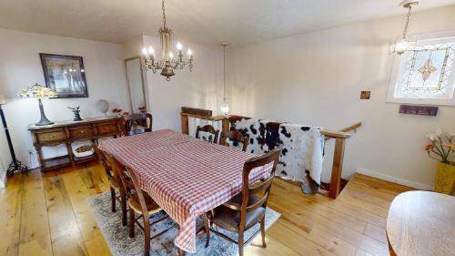 Thornes Downtown Delight Wifi Satellite Washer Dryer Fireplace Fenced In Back Yard — Taos