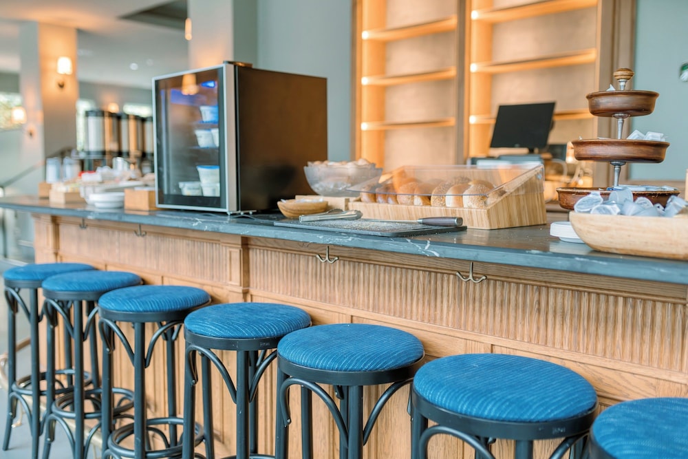 The Harbor Front Inn - photo 5