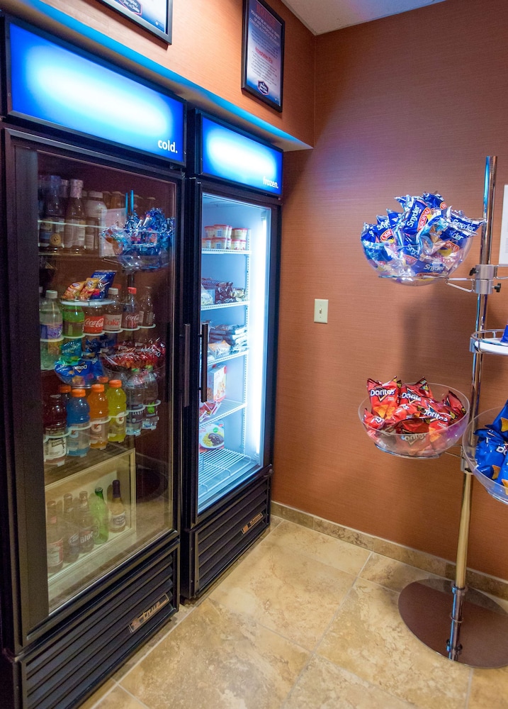 Hampton Inn & Suites Blairsville - photo 45