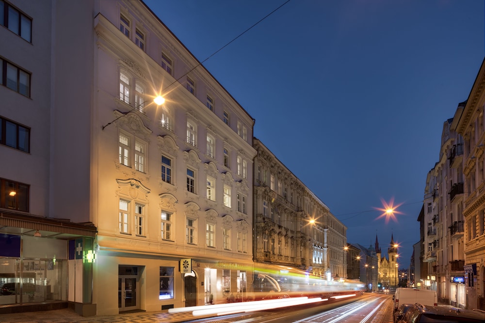 Louren Apartments — 4-Star Luxury Hotel in Prague, Czech Republic