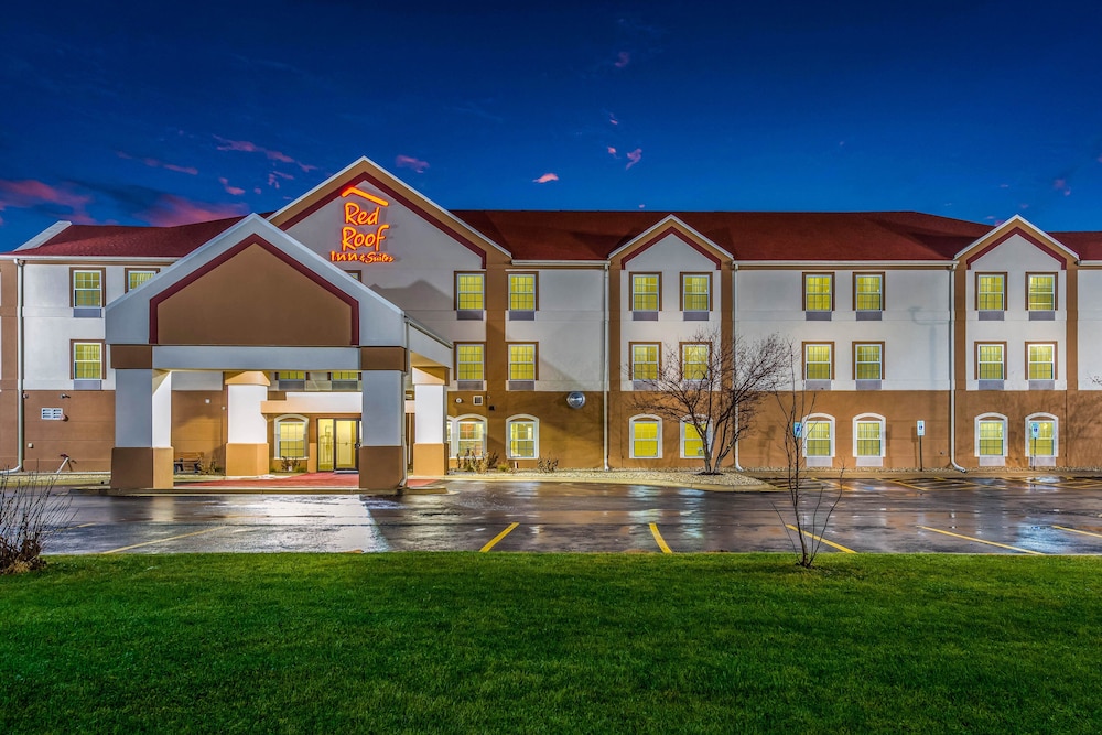 Econo Lodge Inn & Suites - photo 44