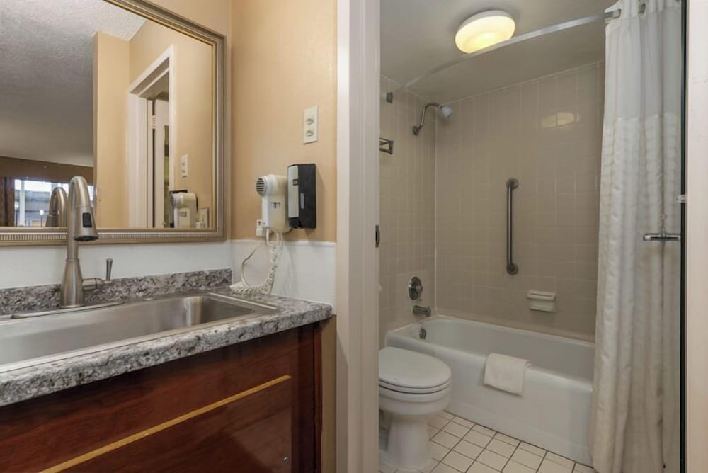 Grand Idaho Inn and Suites - photo 12