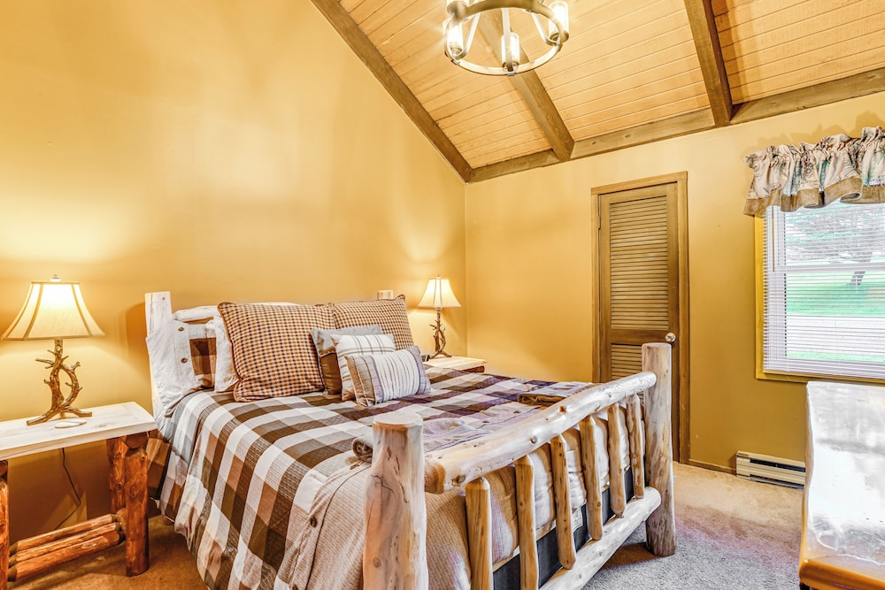 Cortland Townhome Walk to Greek Peak Mtn Resort - photo 13