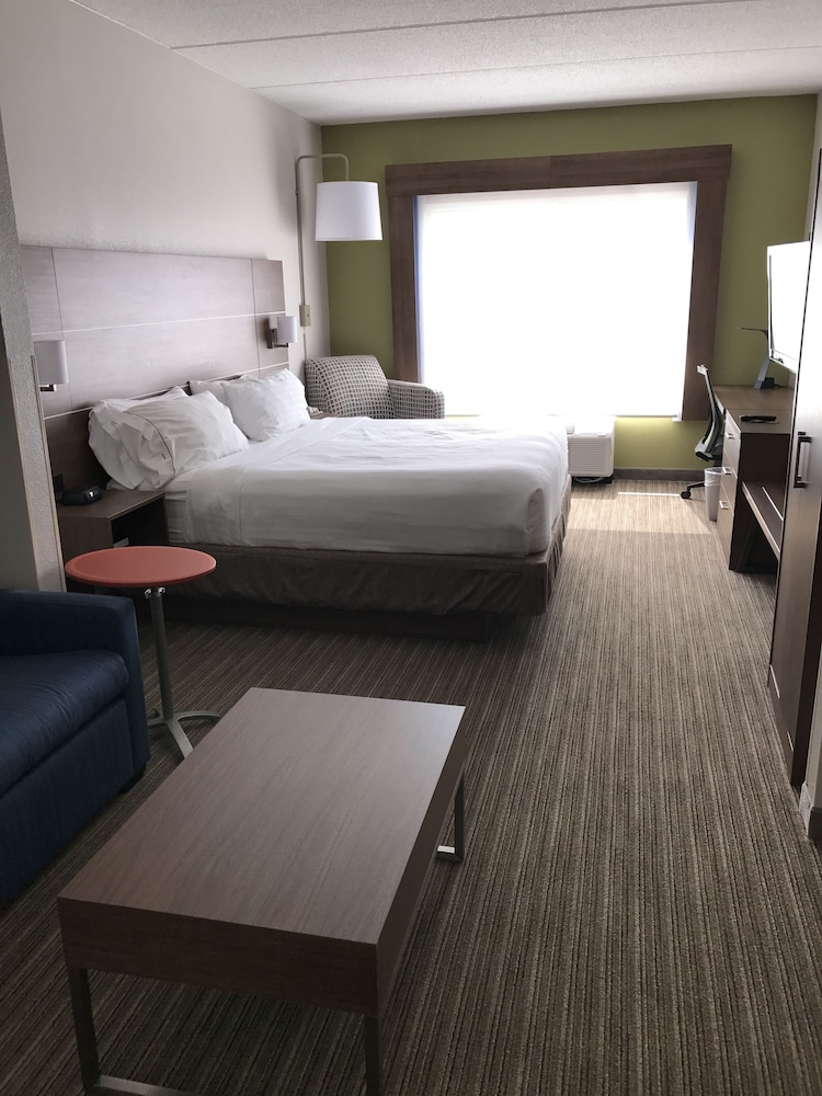 Holiday Inn Express & Suites Chattanooga by IHG - photo 6