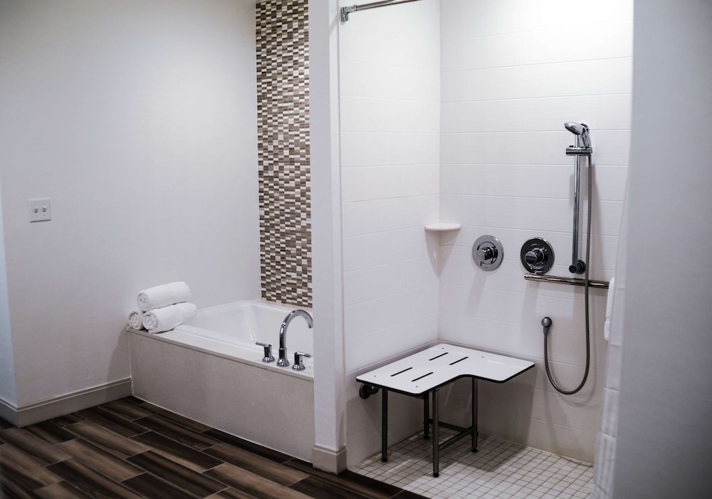 Hilton Garden Inn Waco - photo 19