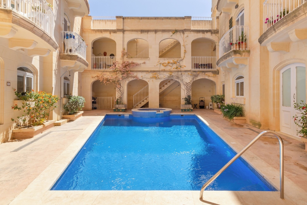 Maisonnette & Pool Ta'cenc Sannat Gozo — 4-Star Luxury Hotel in Sannat, Malta