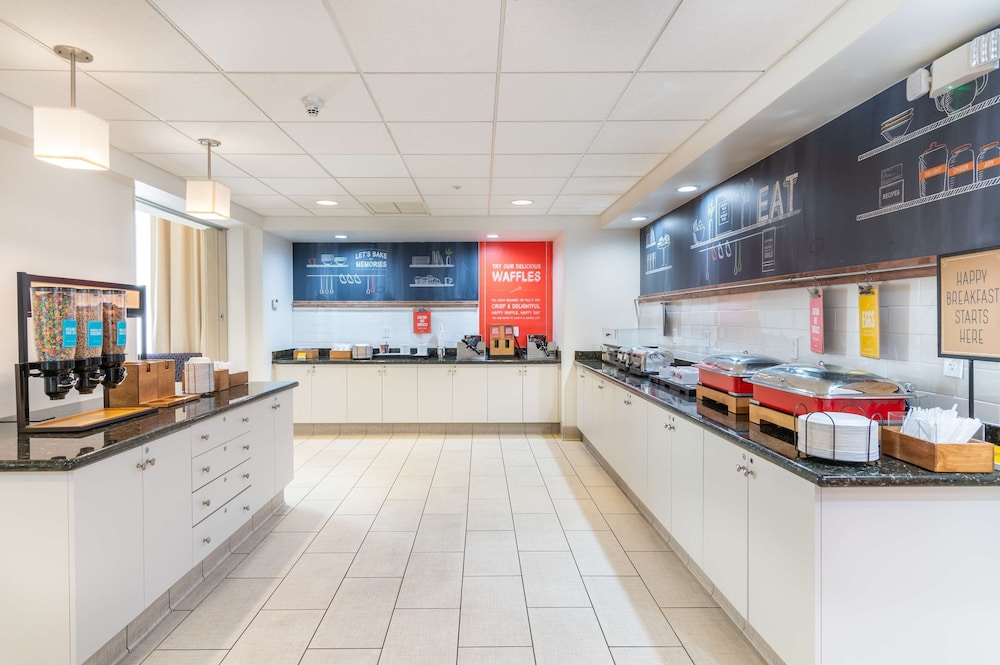 Hampton Inn & Suites Hartford Manchester - photo 35