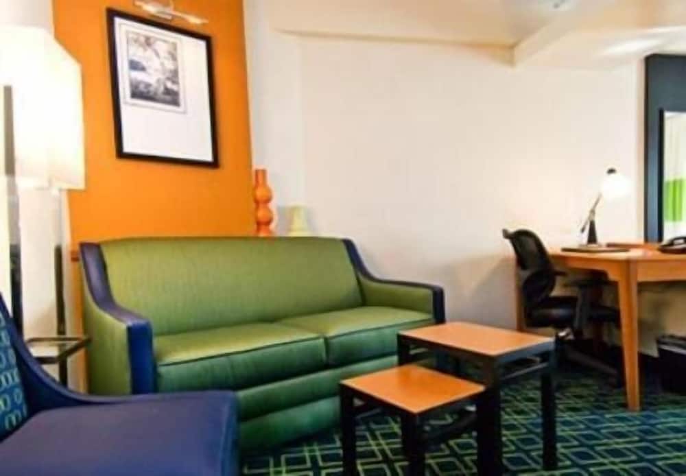 Fairfield Inn & Suites by Marriott Plainville - photo 21