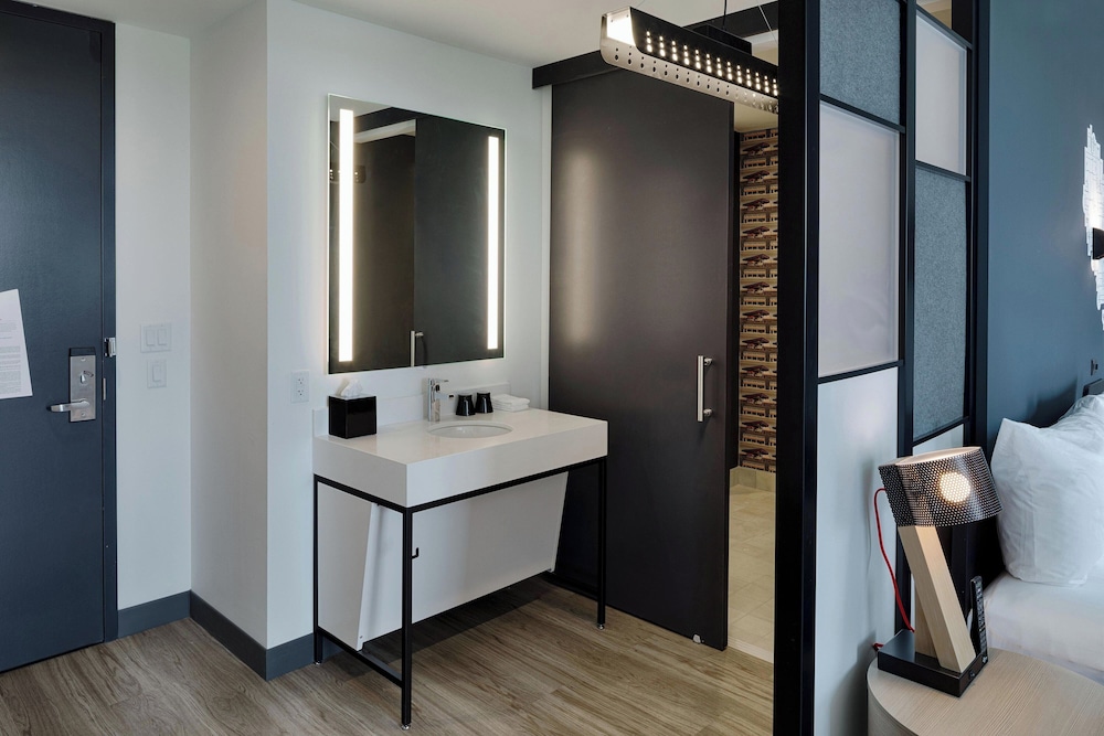 Aloft Columbus University District - photo 16