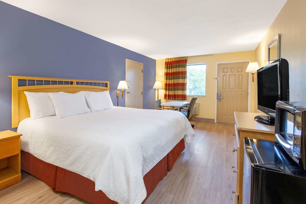 Days Inn by Wyndham Grantville Hershey North - photo 7