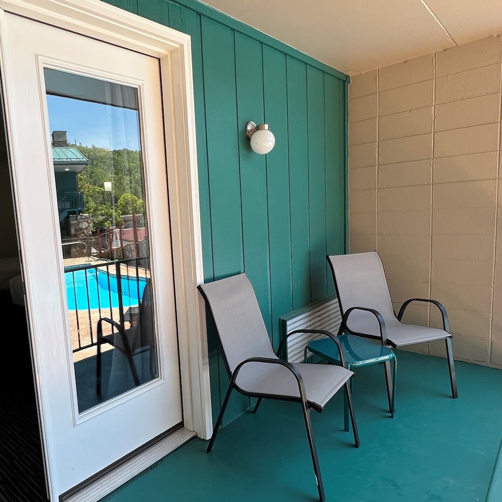 Reagan Resorts Inn - photo 16