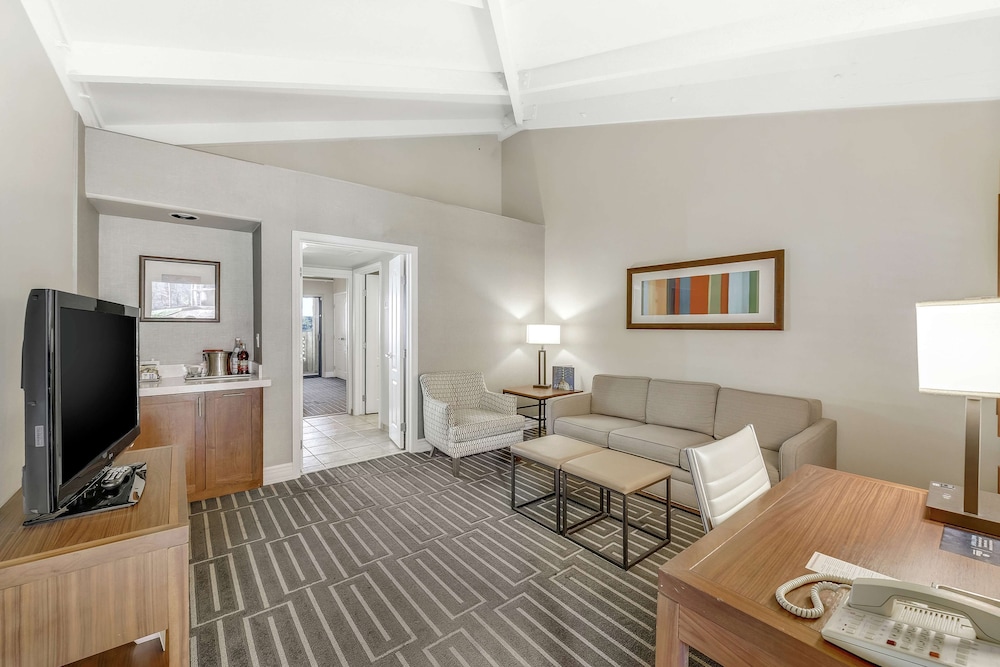 Hilton Phoenix Tapatio Cliffs Resort - photo 31
