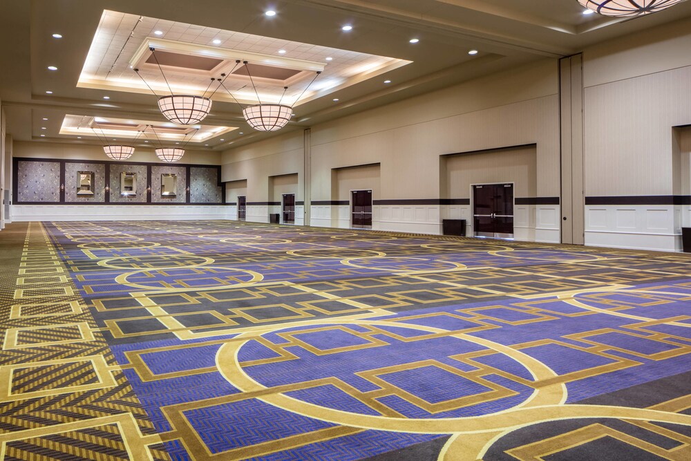Sheraton Overland Park Hotel at the Convention Center - photo 29