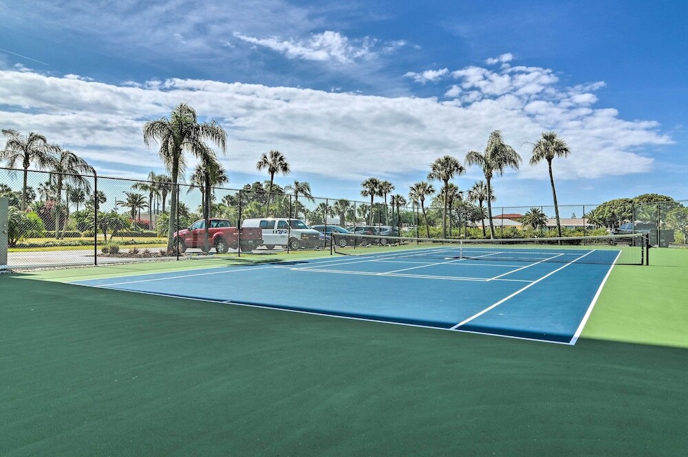 Waterfront Condo Resort Pool Tennis and Beach - photo 14