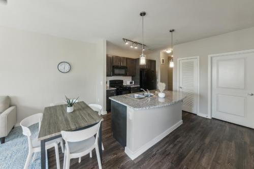 Beautiful 1bd Apt I Properties By Preston — 4-Star Luxury Hotel in Houston, United States