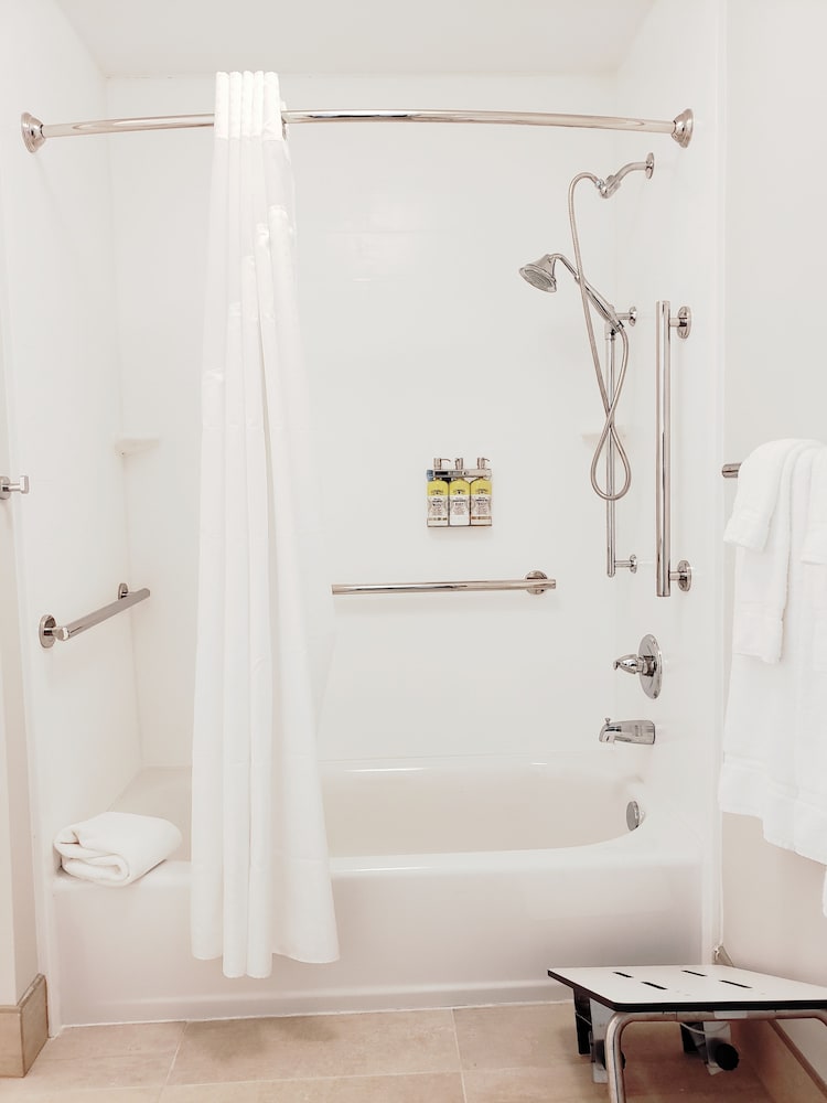 Holiday Inn Express & Suites Houston IAH Beltway 8 by IHG - photo 37