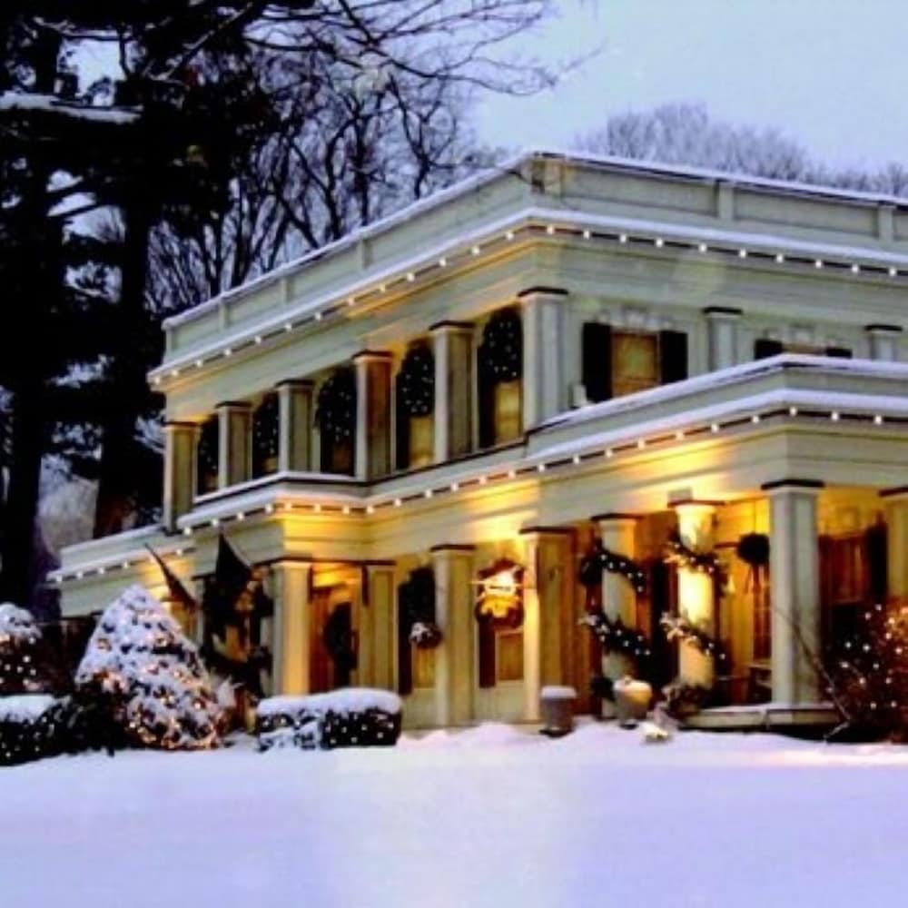 Arlington Inn - photo 2