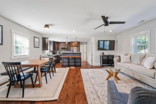 Azure Loft by Saratoga Stays — 4-Star Luxury Hotel in Saratoga Springs, United States