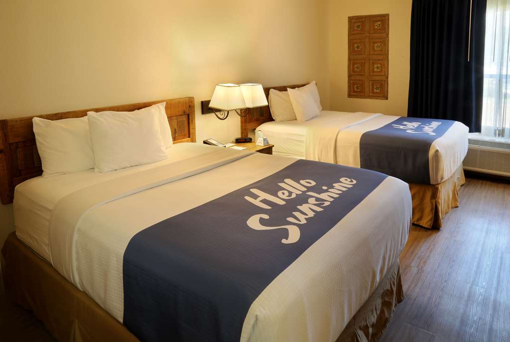 Days Inn & Suites by Wyndham Llano - photo 13