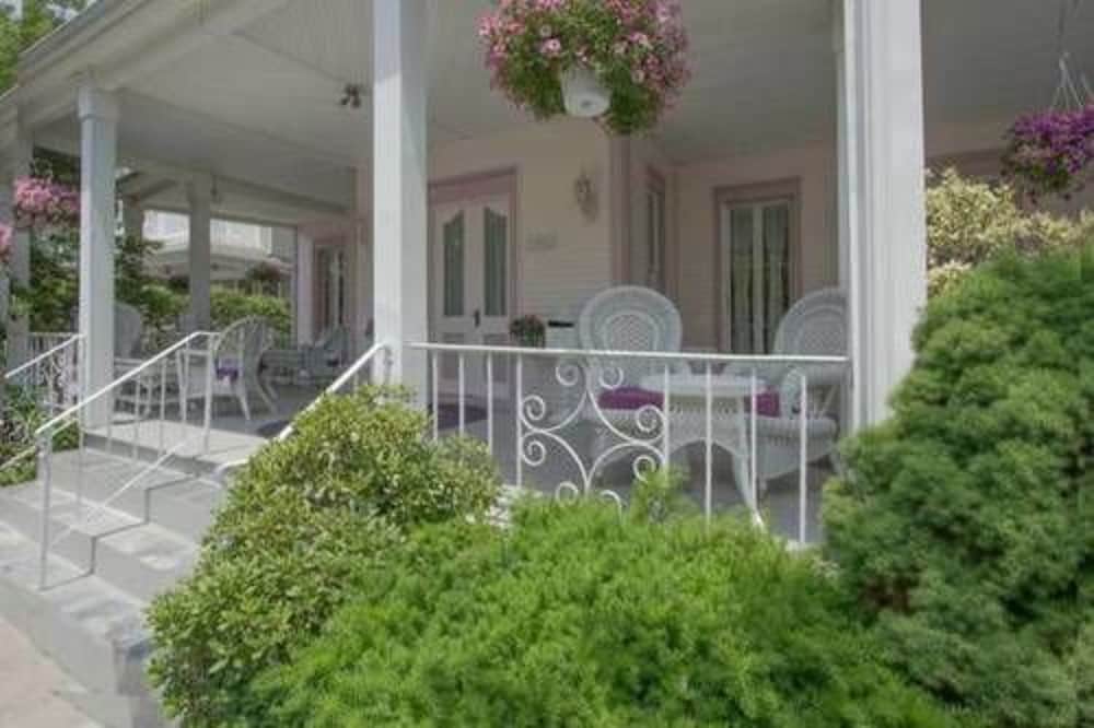 Walden on the Pond Hotel - photo 27