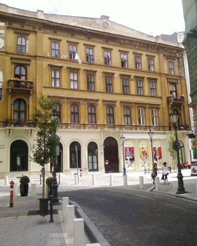 Budapest City Centre Apartment — 4-Star Luxury Hotel in Budapest, Hungary