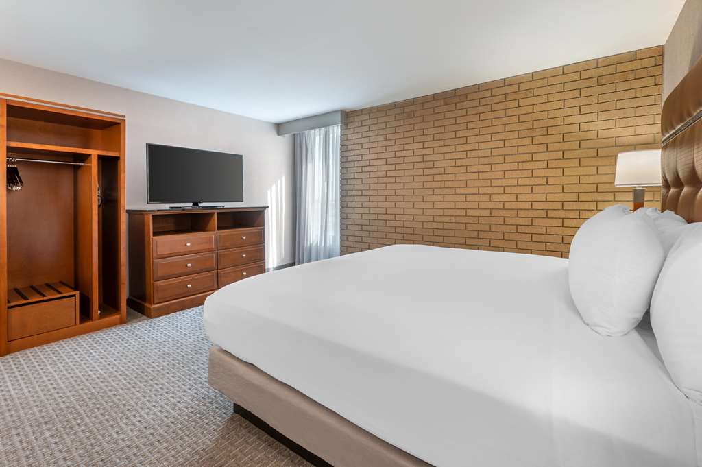 Drury Inn & Suites Champaign - photo 18