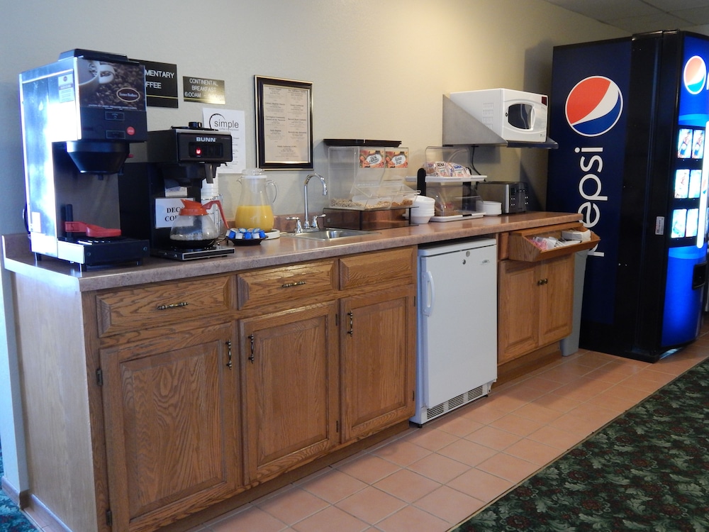 Carrington Inn & Suites - photo 28