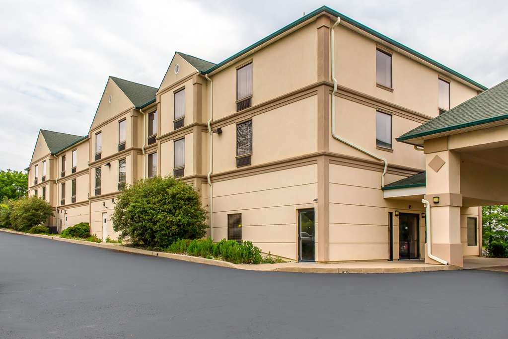 Quality Inn Hackettstown Long Valley - photo 2