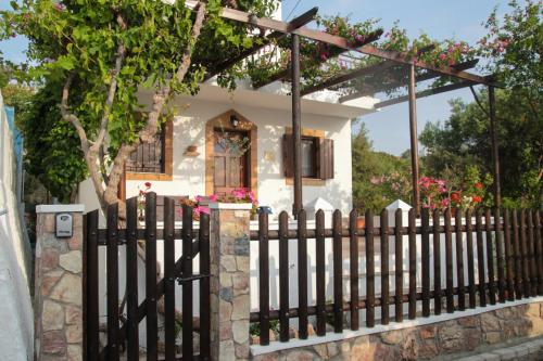 Villa Nefeli Rhodes — 4-Star Luxury Hotel in Archangelos, Greece