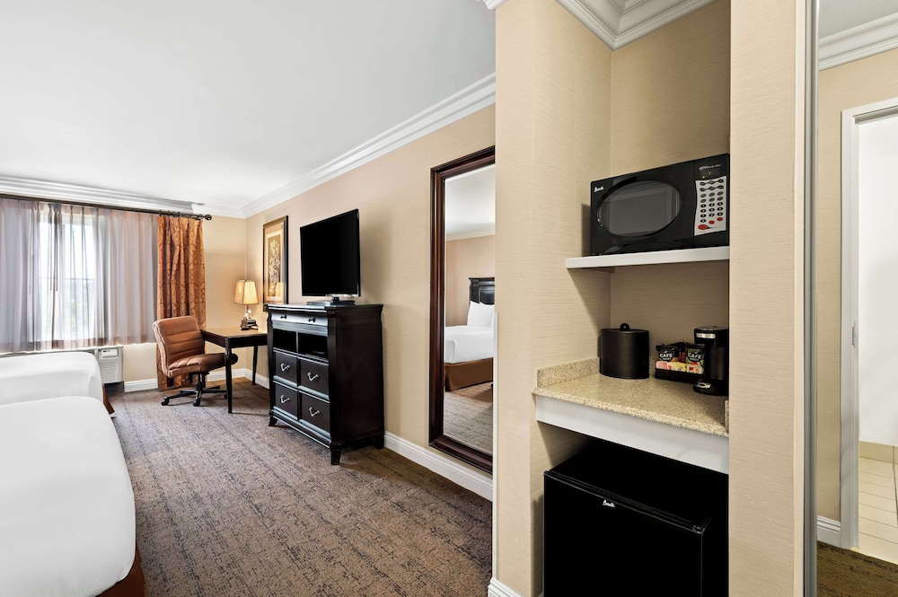 Best Western Ontario Mills Mall - photo 9